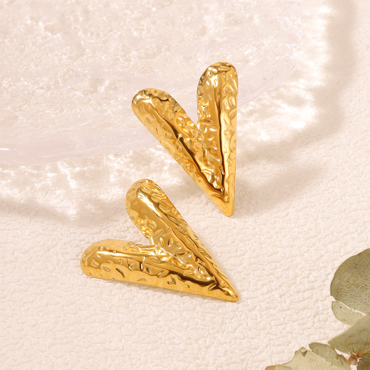 18K Gold Heart Earrings